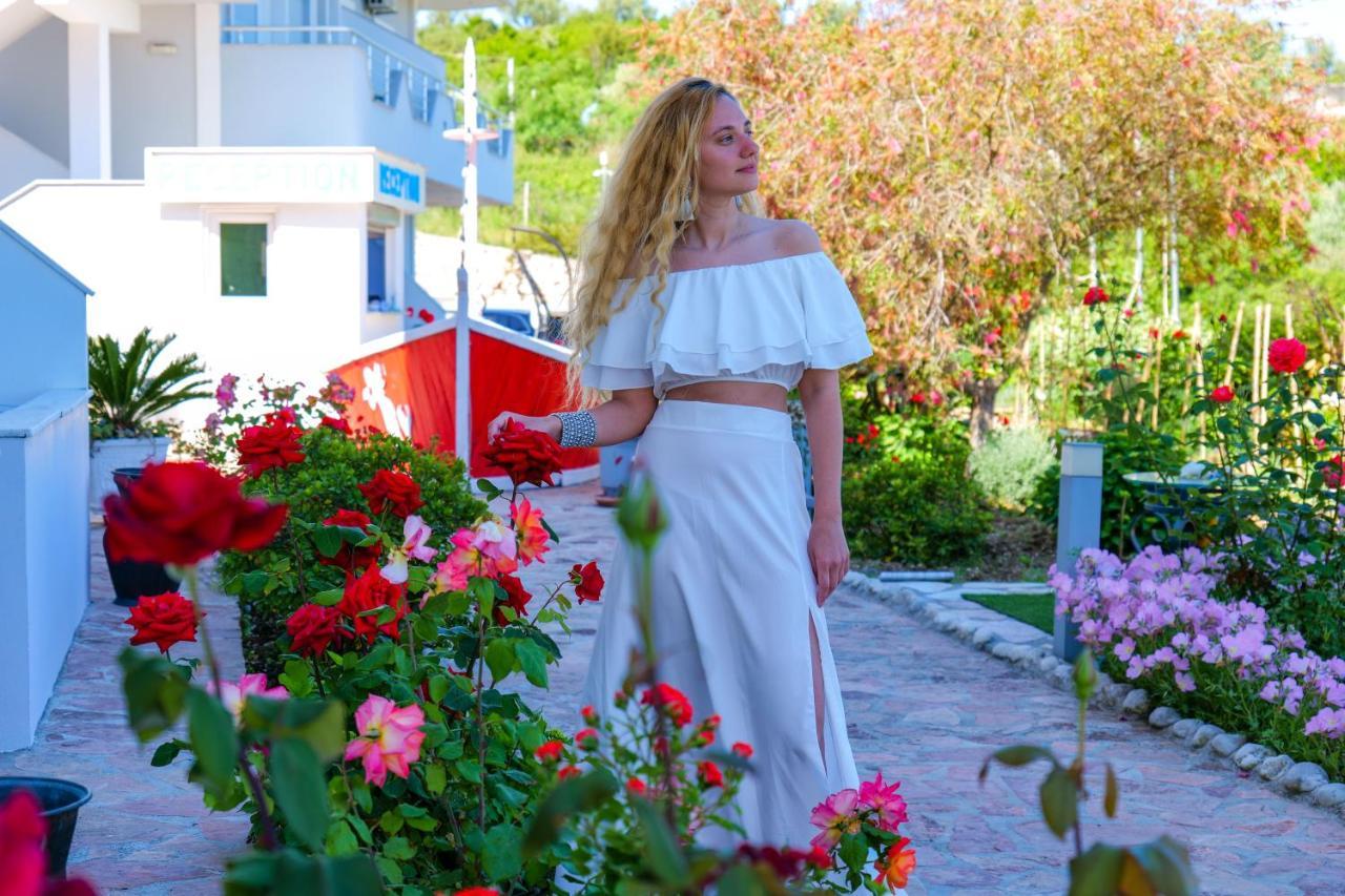 Hotel Two Mermaids كساميل المظهر الخارجي الصورة
